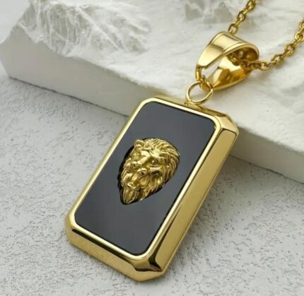 COLLAR LEO CON PLACA DE ACERO COLOR DORADO